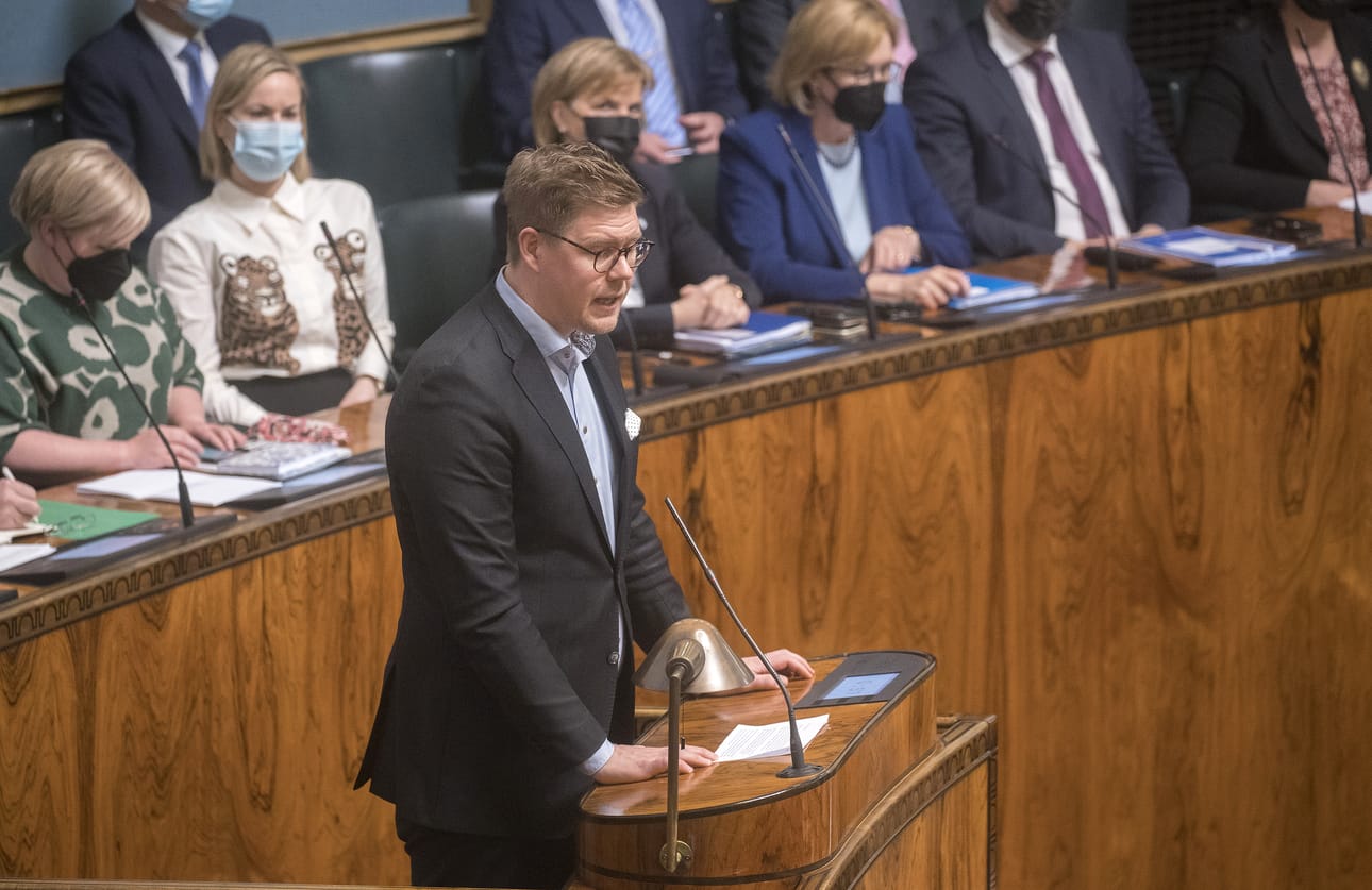 Sosiaalidemokraattien eduskuntaryhmän puheenjohtajan Antti Lindtmanin mukaan pääministeri Sanna Marinilla on ryhmän tuki. Arkistokuva.