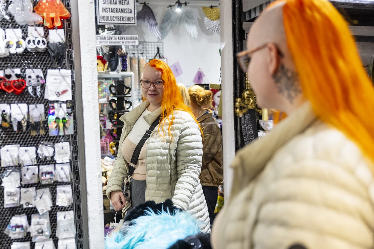 Aino Kumpuniemi kertoo viettävänsä halloweenia joka vuosi.