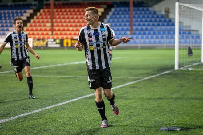 Kalle Multanen teki kaksi maalia ja nousi liigan maalipörssin toiseksi. Arkistokuva: