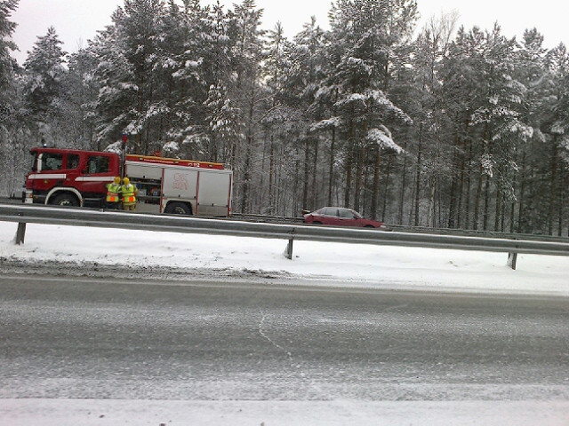 Pohjantiellä sattui tiistaina useita onnettomuuksia.