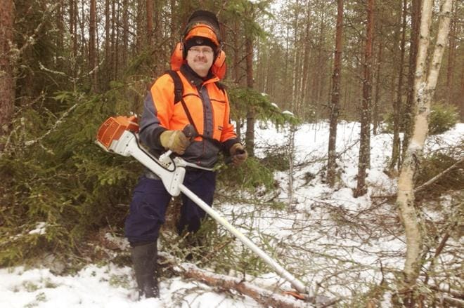 Kansanedustaja Reijo Hongistolla on syytä hymyyn tiedottaessaan, että kaksi hänen aloitettaan tuovat Alajärvelle joulurahaa lähes miljoona euroa.