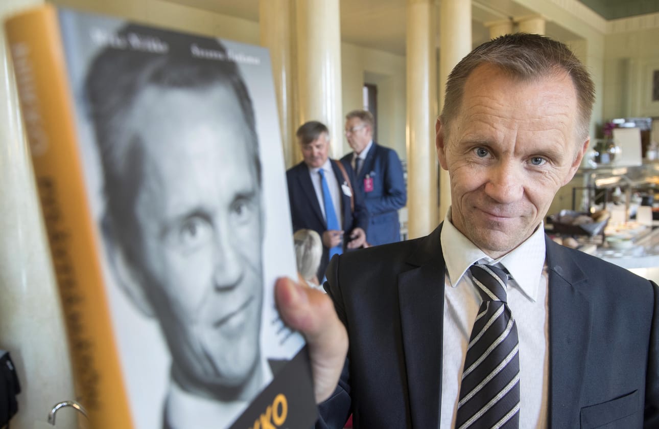 Ulkoasiainvaliokunnan johdosta väistyvä Mika Niikko lipsautti Twitteriin kommentin, joka vei häneltä puheenjohtajuuden ja säikäytti kollegat eduskunnassa. Arkistokuva.