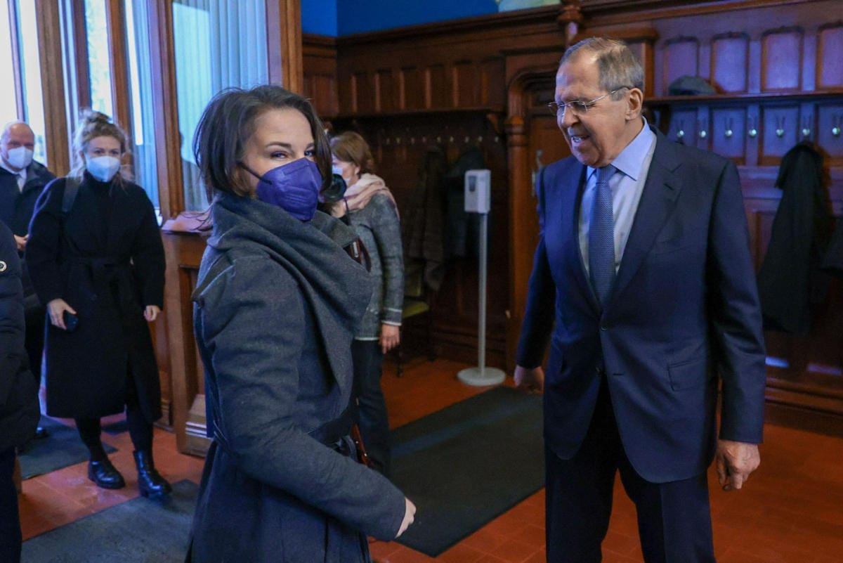 Saksan ulkoministeri Annalena Baerbock (vas.) ja Venäjän ulkoministeri Sergei Lavrov tapasivat Moskovassa. LEHTIKUVA/AFP