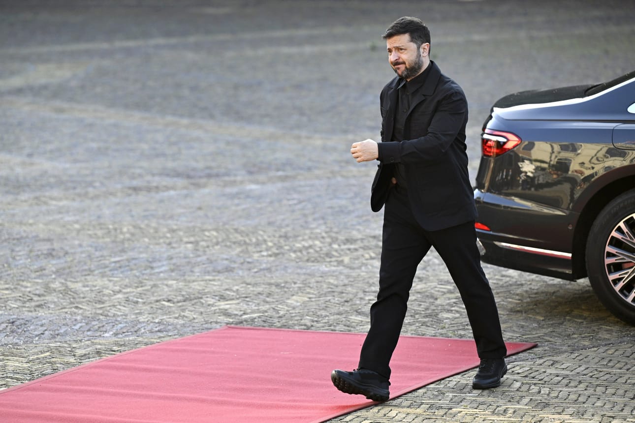 Johtajien oli määrä keskustella lisäpakotteista Ukrainassa hyökkäyssotaa käyvää Venäjää vastaan. Kuvassa Volodymyr Zelenskyi. LEHTIKUVA / Emmi Korhonen
