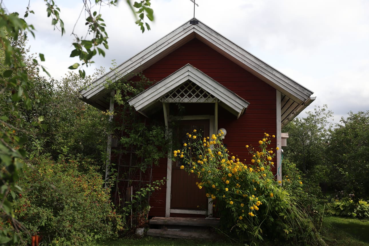 Pekka Nuutisen piharakennus.