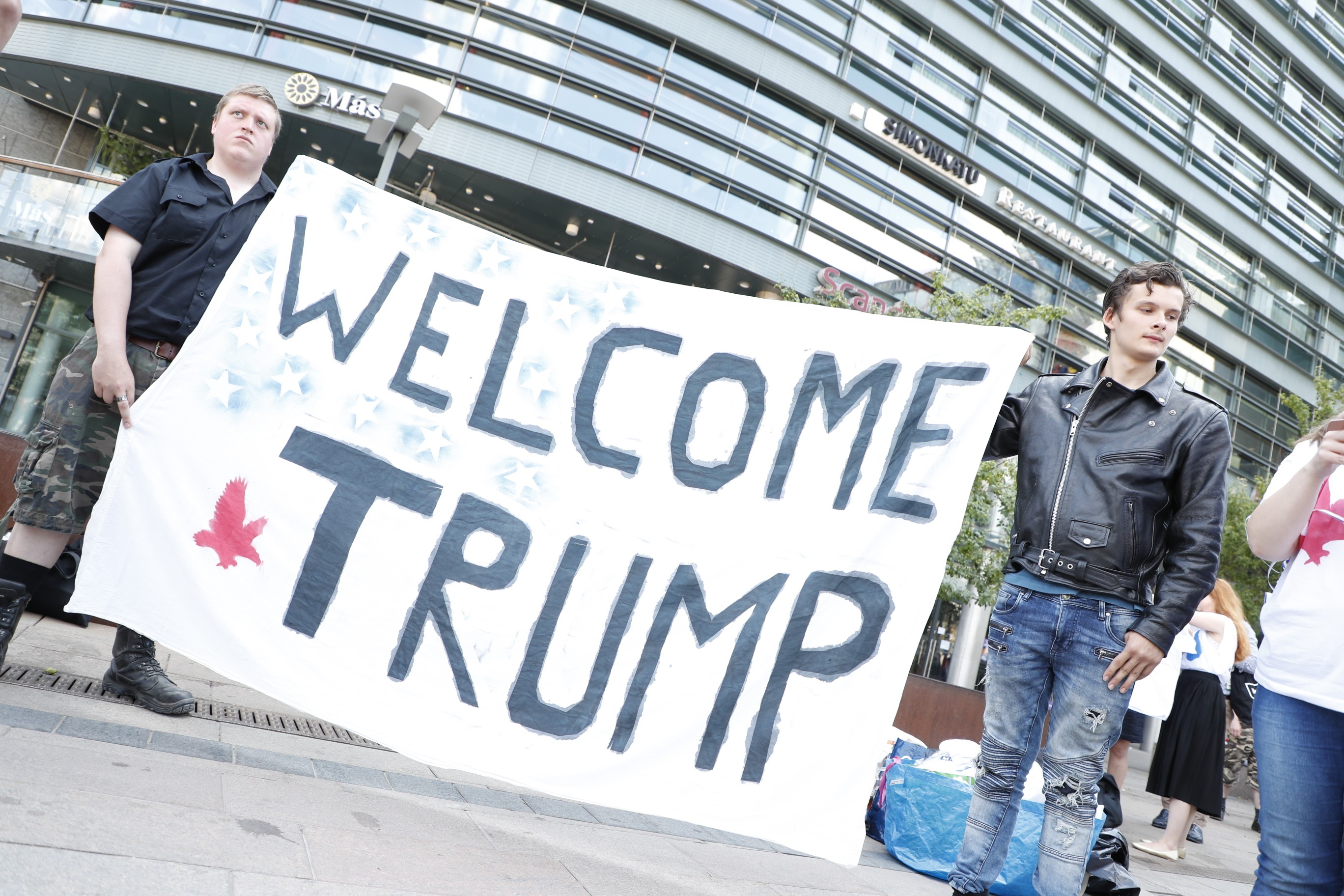 Perussuomalaiset Nuoret haluavat kertoa Trumpille, etteivät kaikki ole tämän Helsinkiin tulemista vastaan.