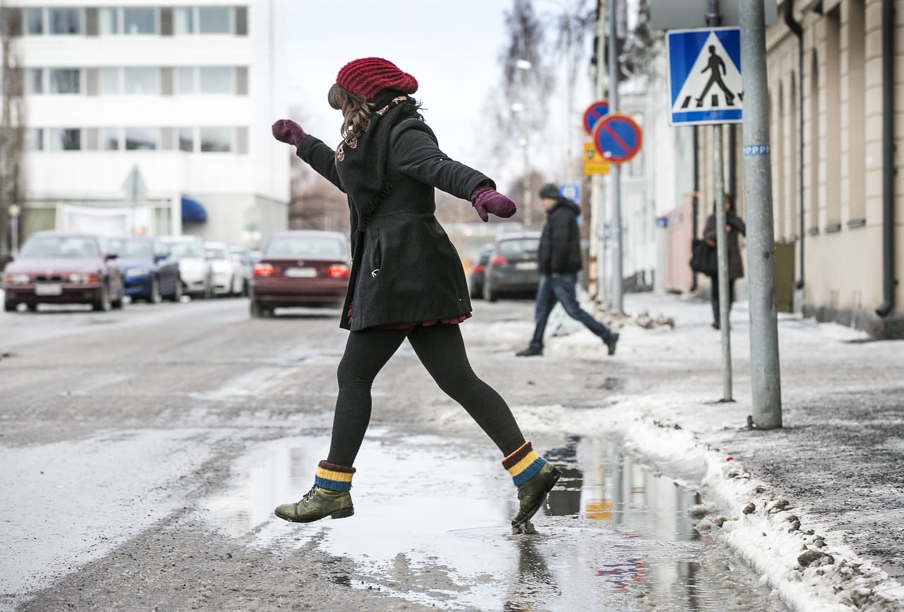 Loskaa ja vesilätäköitä on luvassa tulevinakin päivinä. Arkistokuva.