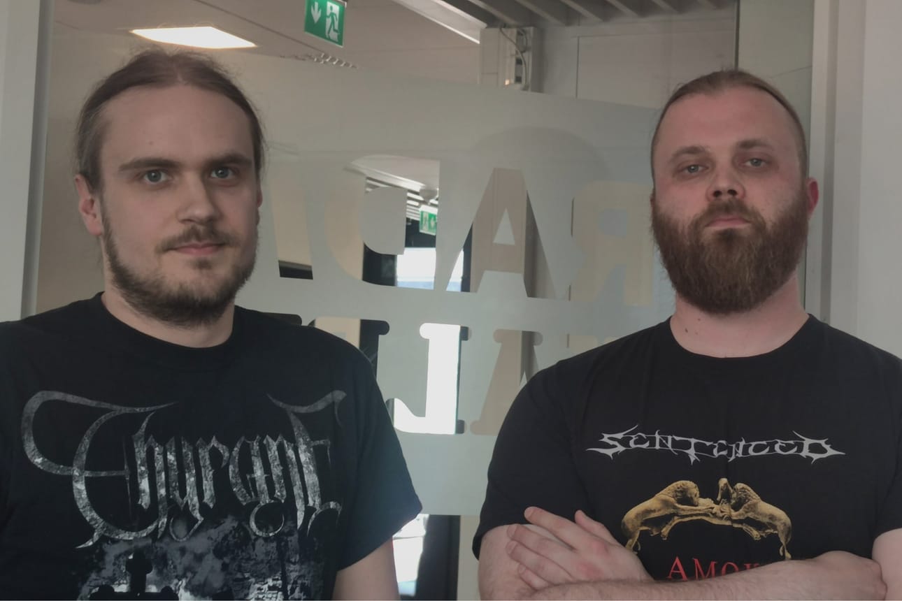 Metalliyhtye Slow Fallin Lasse Launimaa (vas.) ja Juho Viinikanoja.