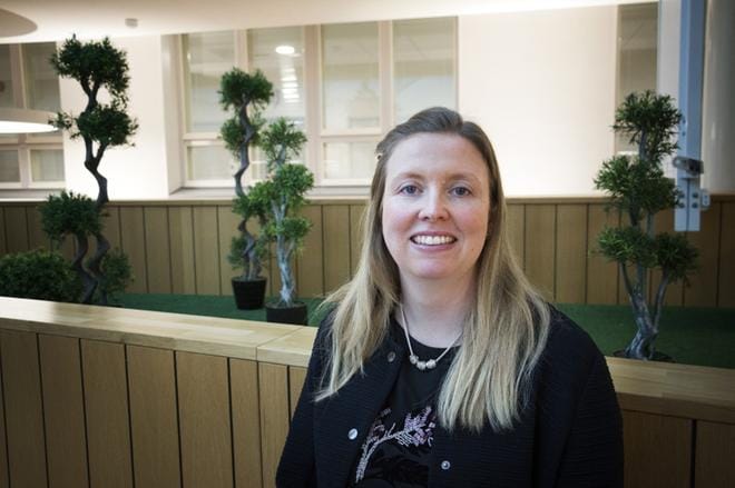 Karina Björninen (msk.) esitti sivistyslautakunnassa keskustelua herättäneen aloiteasian palauttamista uudelleen valmisteluun. – Tärkeä asia, ja siihen tulee paneutua sen vaatimalla vakavuudella, eikä vain lakaista nopeasti alta pois. ARKISTOKUVA: ANNE LAURILA