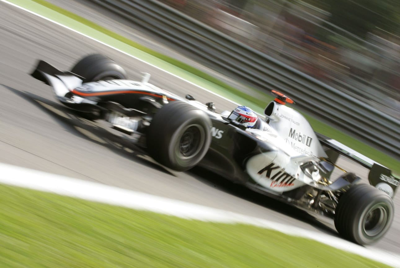 Autosport kuvailee, että Räikkönen oli "luultavasti parhaimmillaan urallaan juuri McLarenilla" ja rankkaa "Jäämiehen" kahdeksanneksi listallaan. LEHTIKUVA / AFP PHOTO