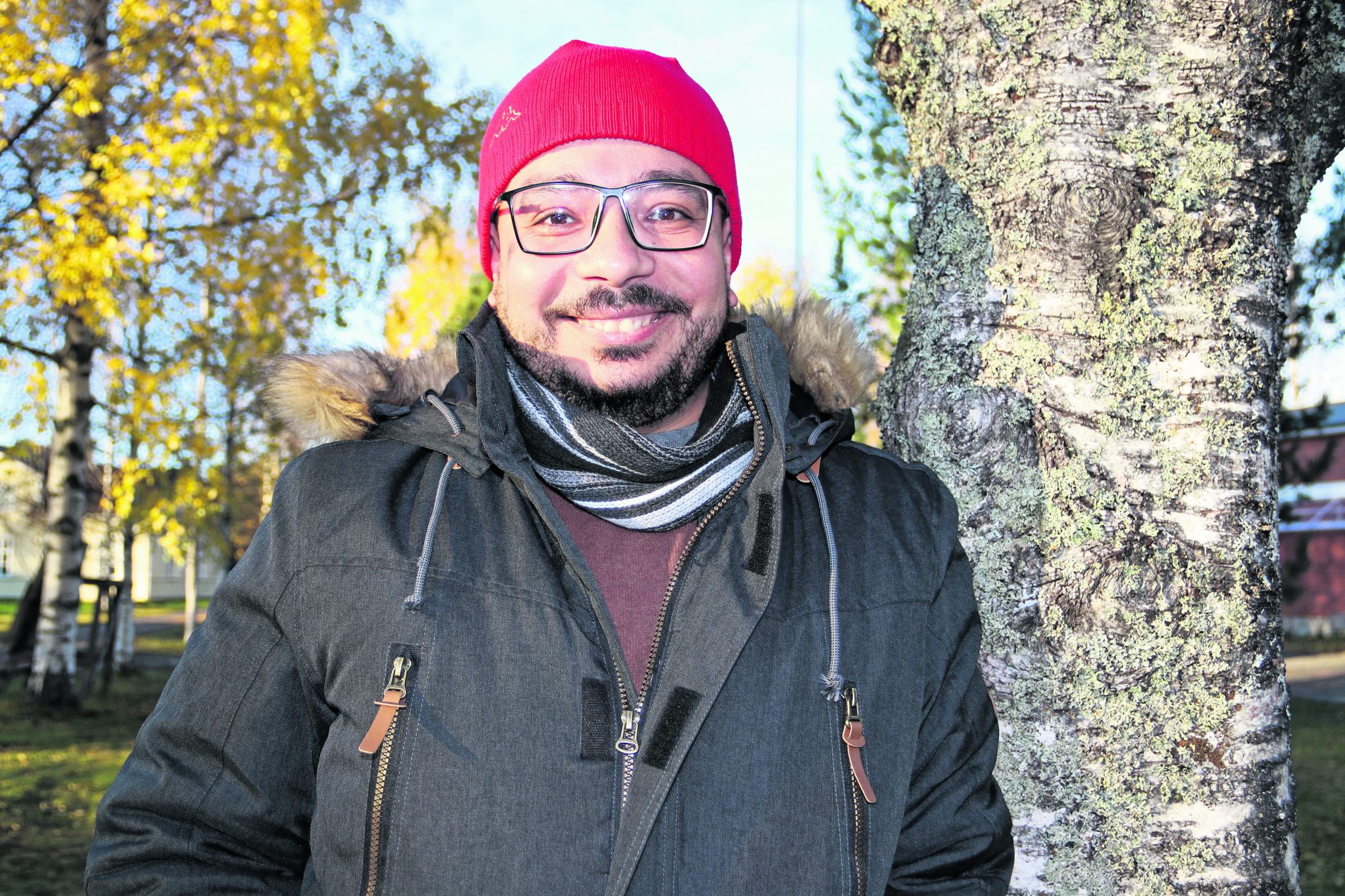 Vieraileva sarjakuvaopettaja Karstein Volle muistuttaa, että sarjakuva ei vaadi tekijältään kuin kynän, mielikuvitusta ja aikaa.