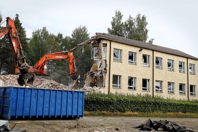 Koulurakentaminen on puhuttanut Lapualla pitkään. Kaupunginvaltuusto hyväksyi maanantaina 10,3 miljoonan euron määrärahan uuden Ritavuoren koulun rakentamiseksi. Myös Liuhtari saa uuden koulun, vanha sisäilmaongelmista kärsinyt koulurakennus purettiin Lapualla viime kesänä. ARKISTOKUVA: JOUKO HÄNNINEN