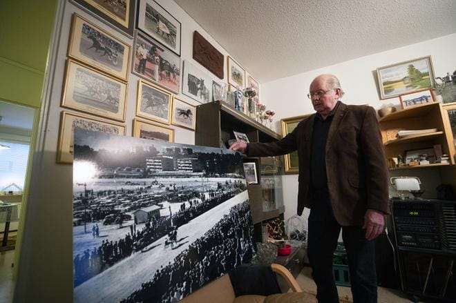 Vaasalainen Matti Aho oli jo luopumassa ravihevosten kasvattamisesta, kun yhden kilpahevosen epäonnistuminen radalla pyörsi aikeet. 39:s Wasa-varsa syntyi viime kesänä. KUVA: JARNO PELLINEN