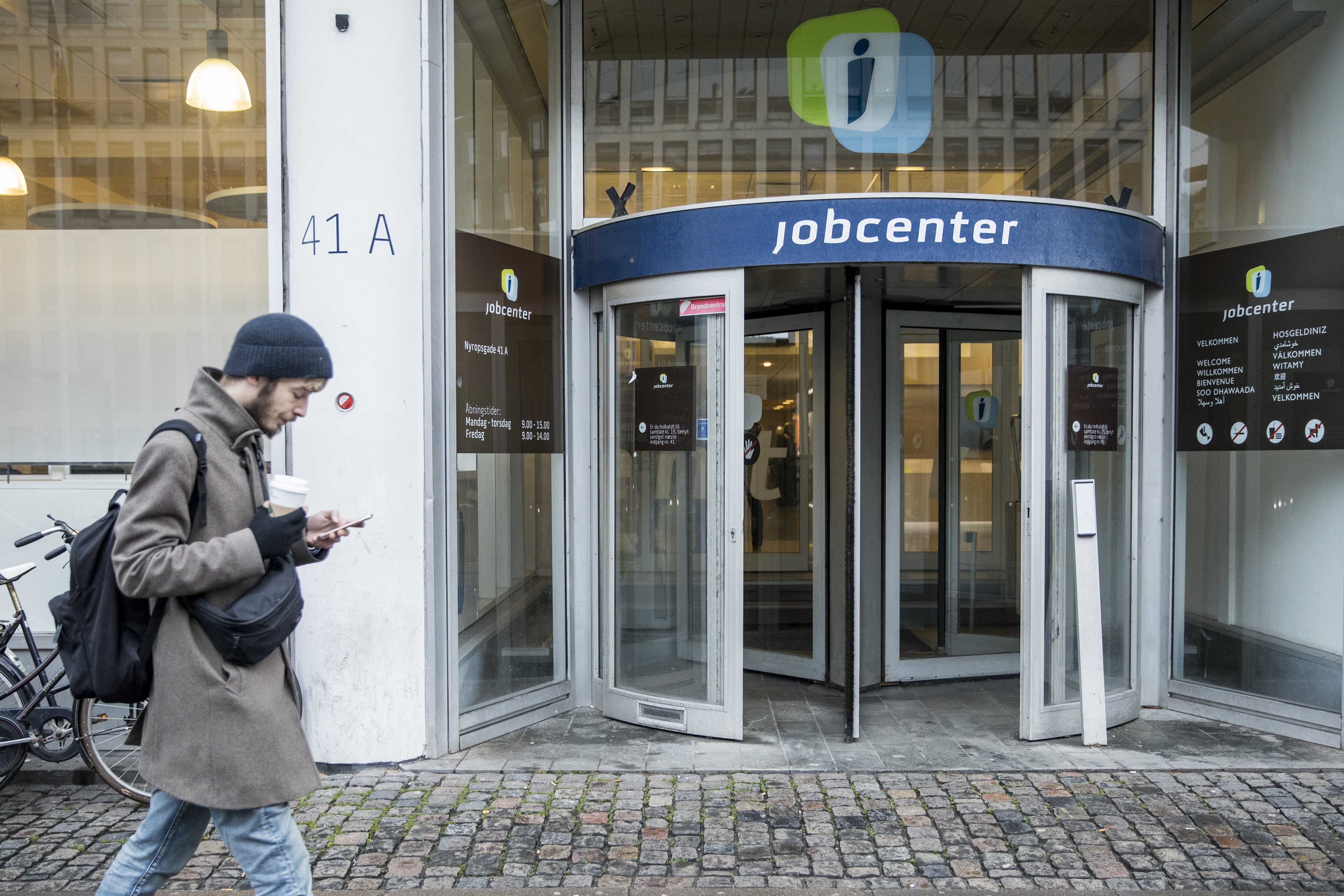 Työvoimatoimistot ovat Tanskassa kunnallisia.