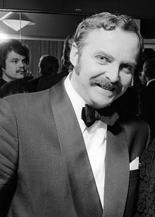 Näyttelijä Pertti Palon oopperalaulaja Usko Viitasen 50-vuotispävillä ravintola White Ladyssä Meilahdessa 22. helmikuuta 1978.