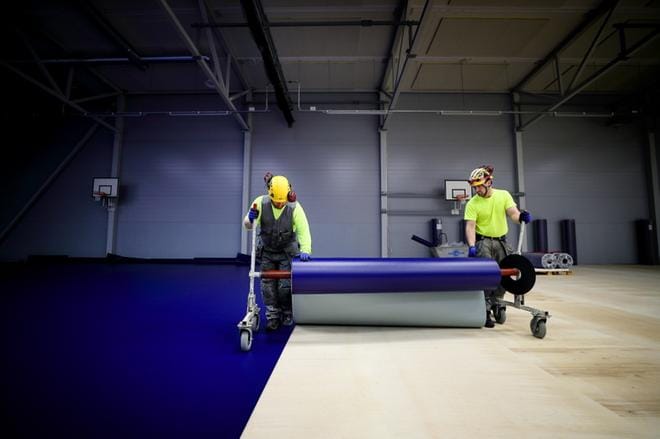 OP-Arenan pelialustaa asennettiin syyskuussa. Kuva: Jaakko Elenius