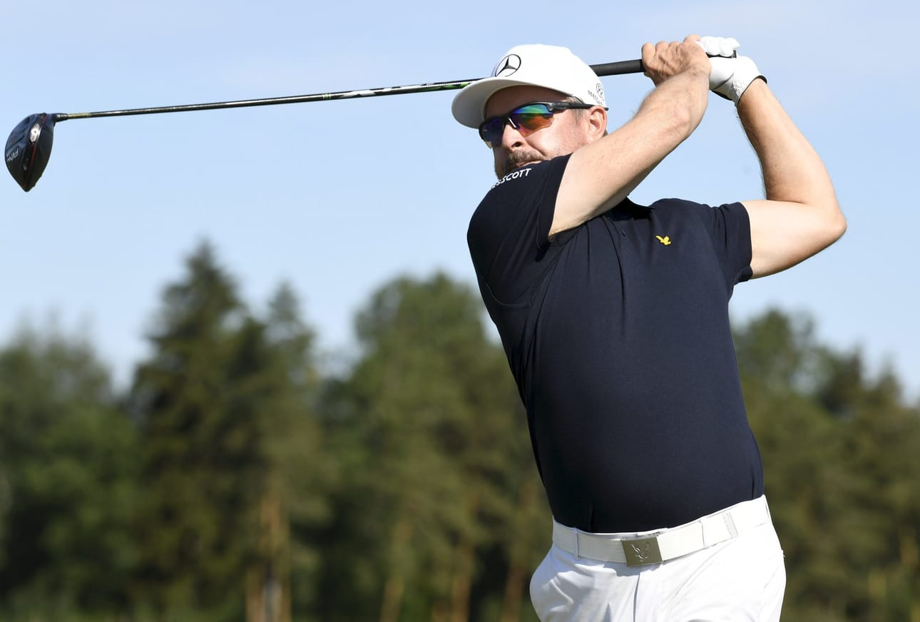 Golfin ammattilaispelaaja Mikko Korhonen kertoo uupuneensa elämäänsä ammattilaiskiertueella. Arkistokuva. LEHTIKUVA / Jussi Nukari