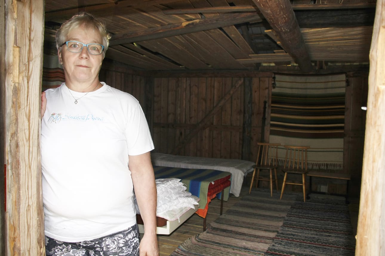 – Hetekkahotellin hintaan kuuluvat patjat ja tyynyt sekä vatipesu saunassa, kertoo Ritva Laurila.