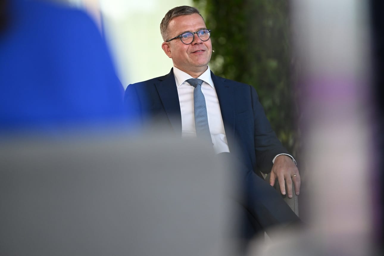 Pääministeri Petteri Orpon (kok.) hallitus tarkensi keväällä finanssipoliittisia tavoitteitaan ja päätti 3 miljardin euron lisäsopeutustoimista. LEHTIKUVA / Mikko Stig