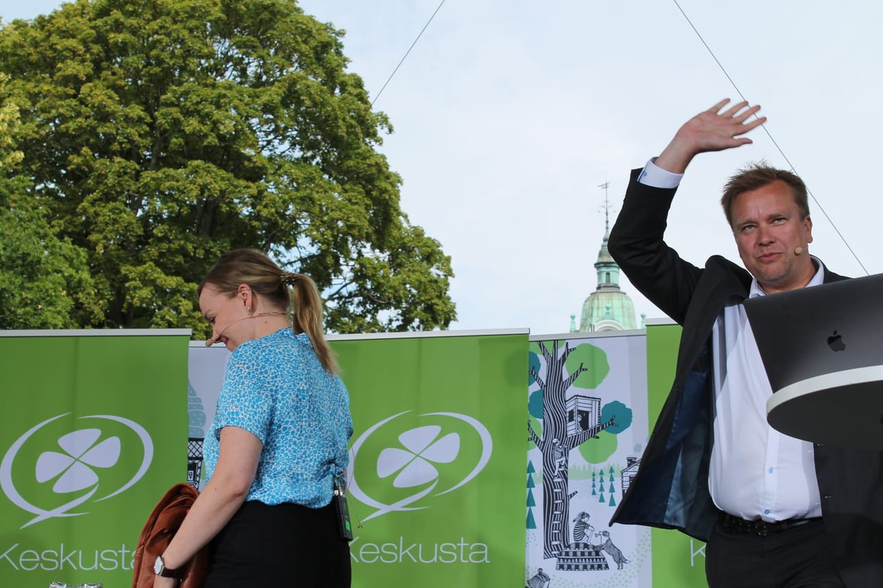 Keskustan johtoon haluavien Katri Kulmunin ja Antti Kaikkosen välillä ei vaikuta olevan suuria linjaeroja.