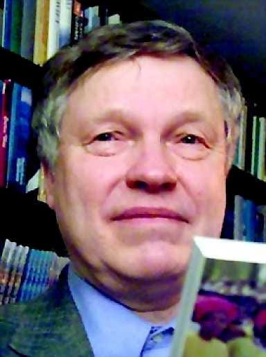 Taistelu jatkuu. Toppilan lukion rehtori Veikko Ervasti vakuuttaa, että Toppilan lukion puolesta kamppaillaan viimeiseen asti.