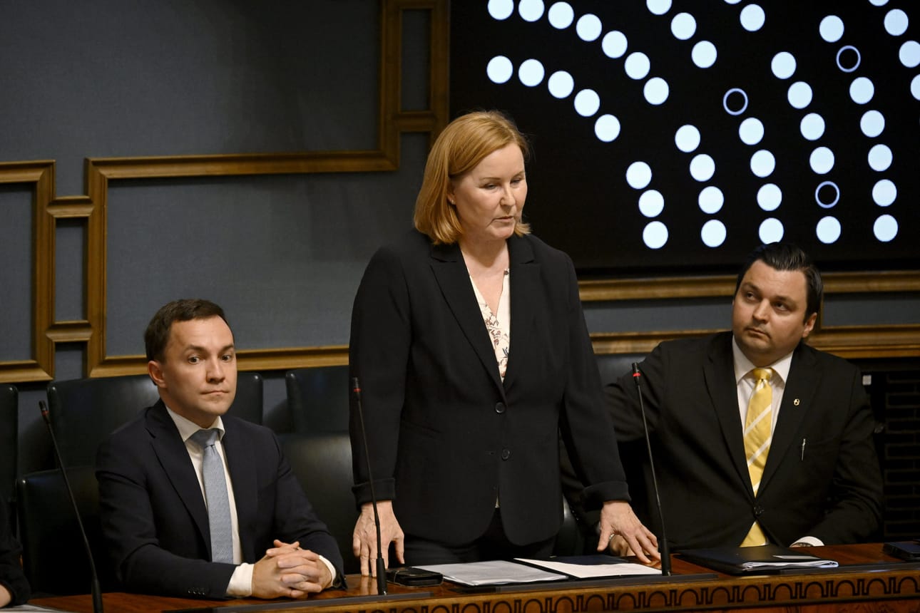 Kaisa Juuso erosi ministerin tehtävästään viime helmikuussa ja jäi sairauslomalle. Hänen tilalleen ministeriksi nousi Wille Rydman (ps.).