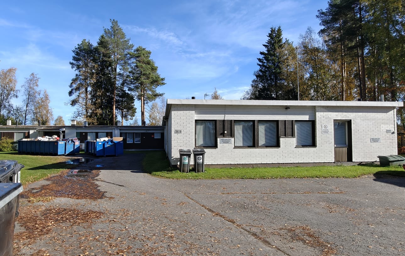 Alun perin Ylihärmän terveysasemana toiminut rakennus valmistui vuonna 1966.