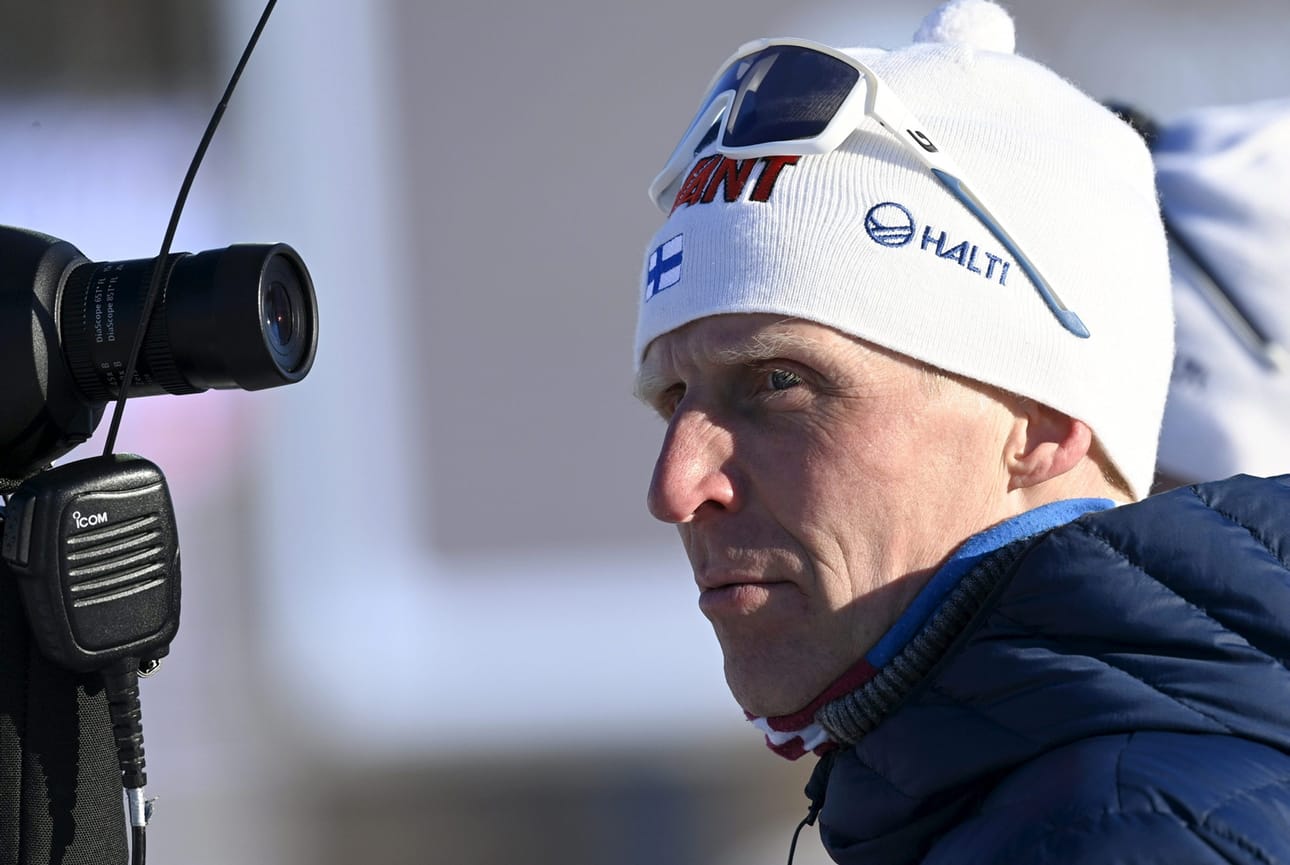 Jonne Kähkönen jättää Ampumahiihtoliiton päävalmentajan tehtävät.