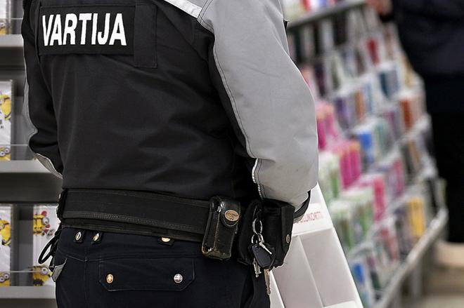 Kommentti: Vartija taltutti kaupassa riehuneet teinit esimerkillisesti 
