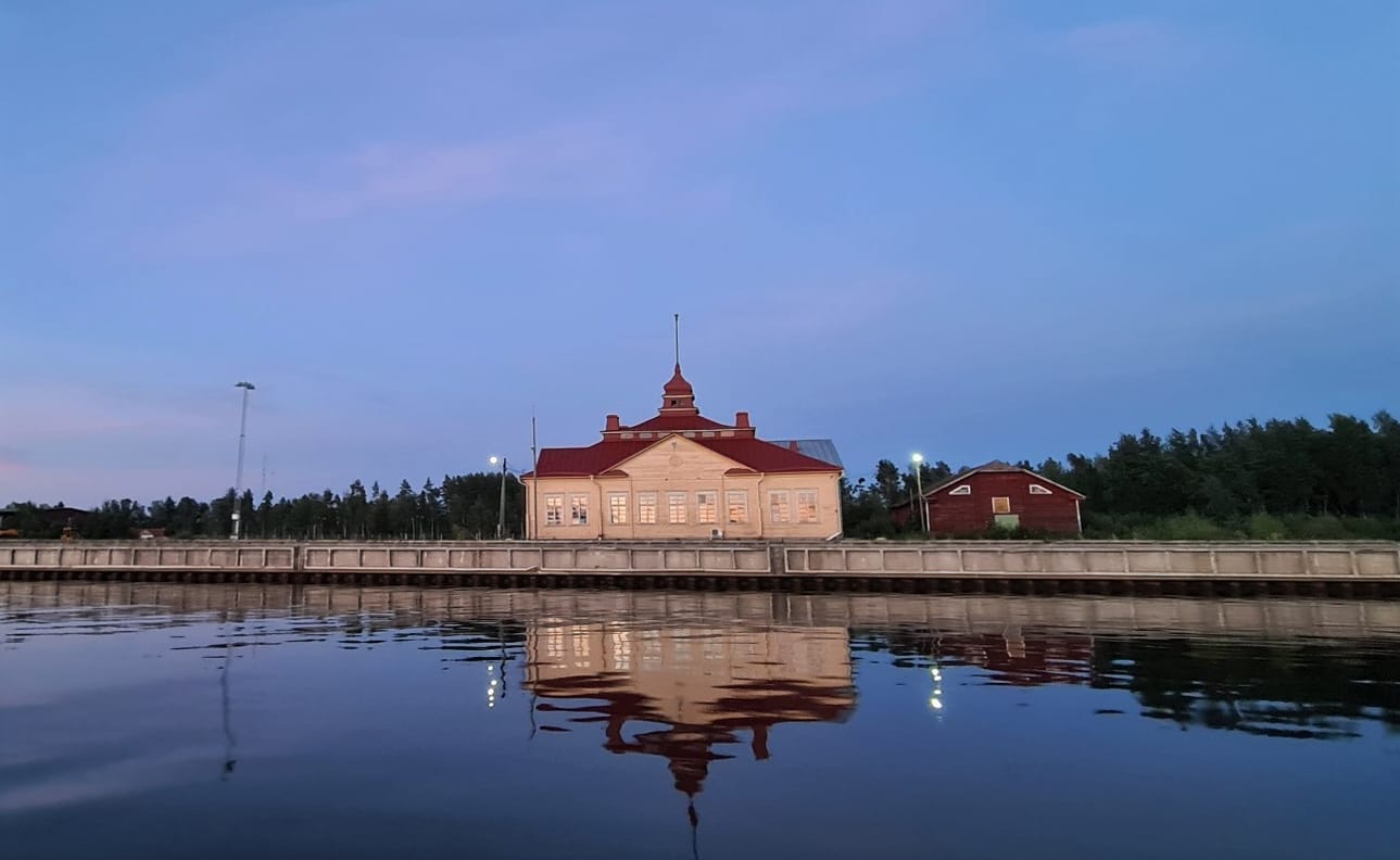 Vanha tullikamari sijaitsee sisäsatamassa Kristiinan Kantakaupungissa. Arkistokuva.