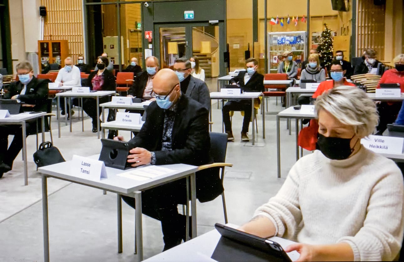 Teuvan kunnanvaltuusto kokousti viimeisen kerran tänä vuonna. Budjetti meni läpi yksimielisesti ja aloite maksuttomasta päivähoidosta puhutti.