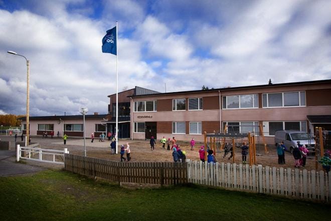 Vanhempaintoimikunnan kyselyn mukaan yli puolet Mustasaaren Keskuskoulun alakouluikäisistä oppilaista kärsii sisäilmaongelmien aiheuttamista oireista. KUVA: JARNO PELLINEN