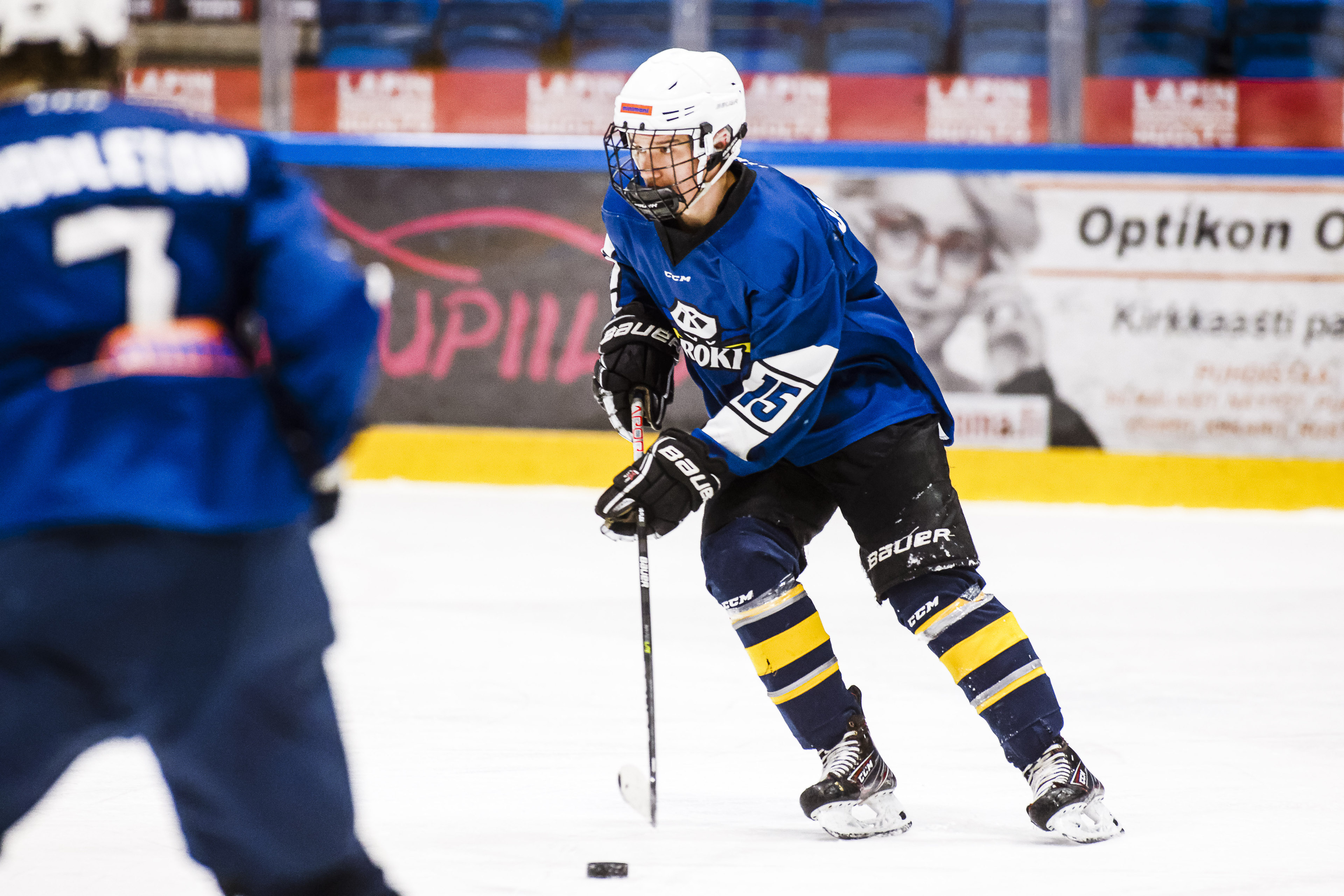 Riigu Juntunen RoKi U18:n tehopelaaja sarjajumbon kaadossa Jyväskylässä