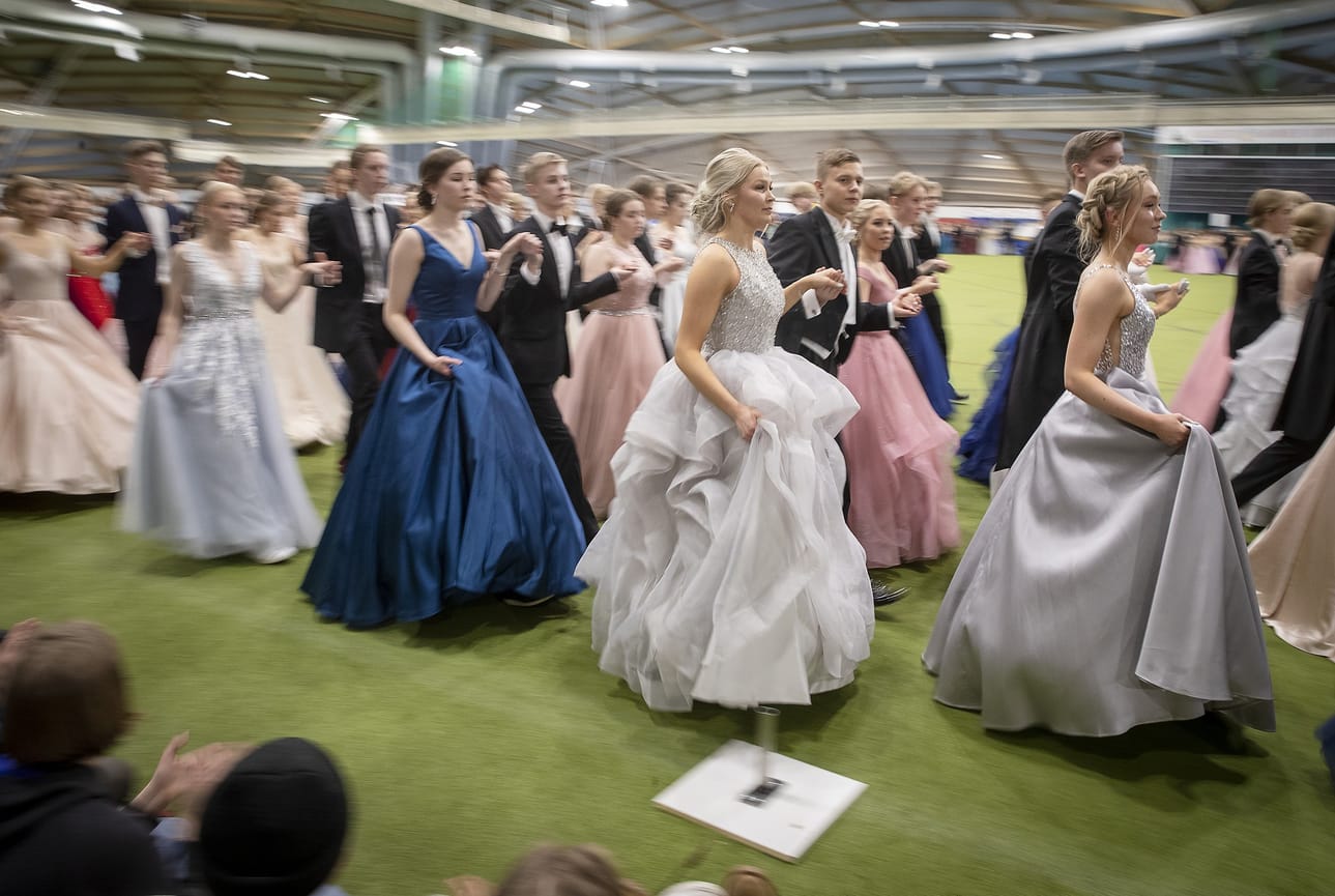 Ouluhallissa oli mukana tänä vuonna lähes 1000 tanssijaa.