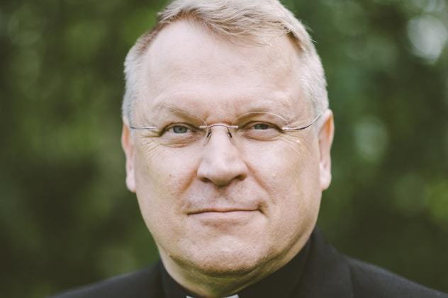 Teologian maisteri, lähetys- ja kansainvälisen työn asiantuntija, rovasti Jukka Jämsén on ensimmäinen virallisesti ehdolle asetettu ehdokas Lapuan piispanvaalissa.