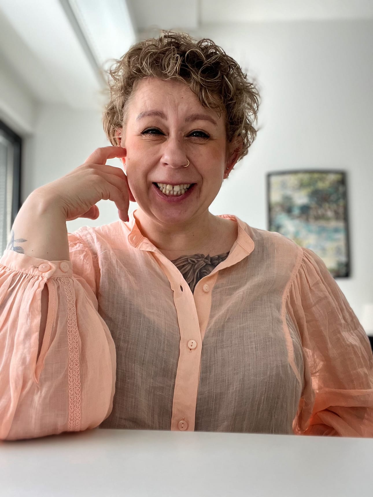 – Pidän maata pitkin matkustamista hauskana, luontevana ja ihmisen kokoisena tapana liikkua, Lotta Tuohino sanoo.
