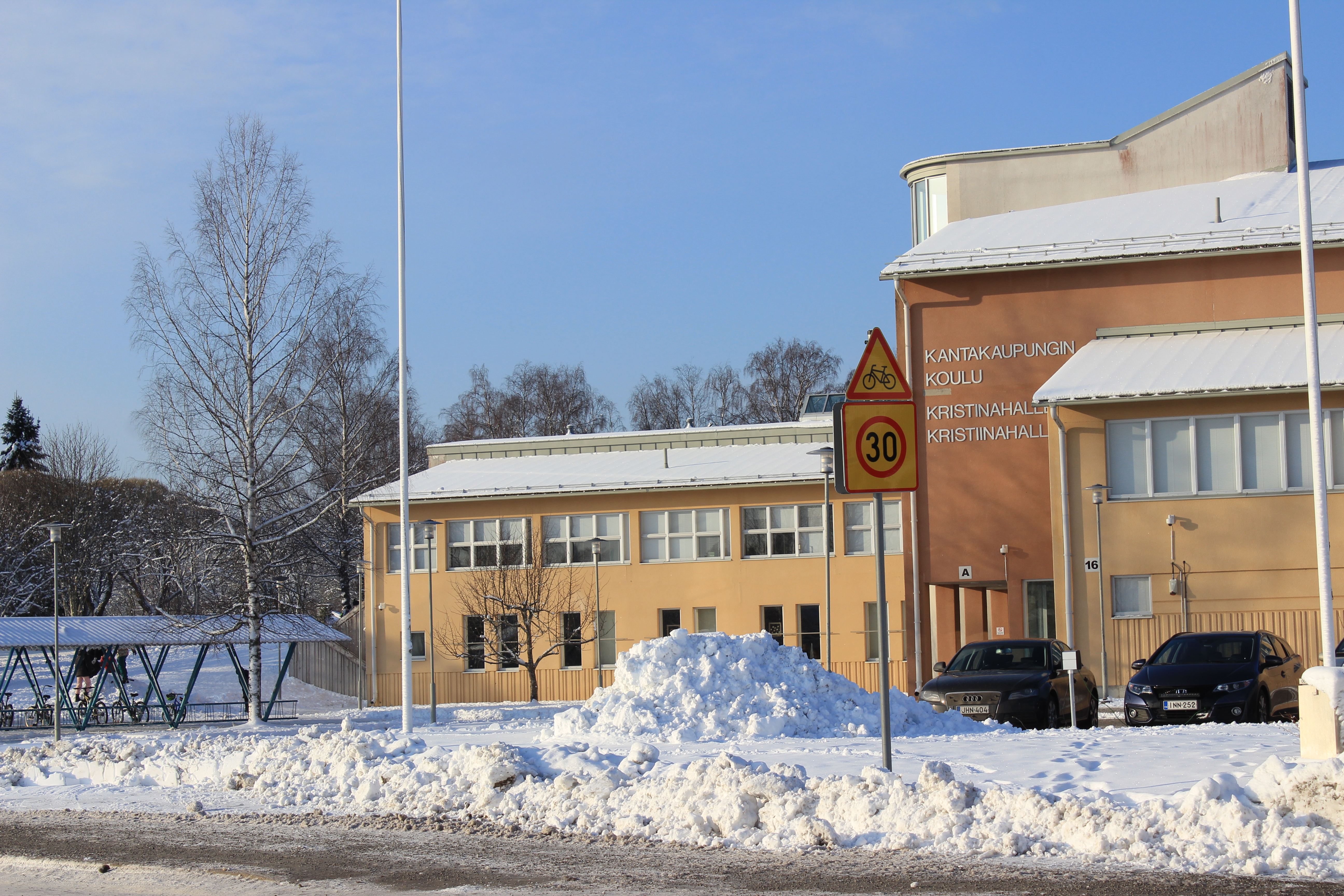 Nyt taloussihteeriksi hakee kolme Kristiinassa