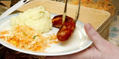 Uunimakkara kuuluu suosikkiruokiin.