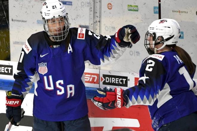 Hilary Knight keräsi välierässä viisi tehopistettä. KUVA: JUSSI NUKARI / LEHTIKUVA