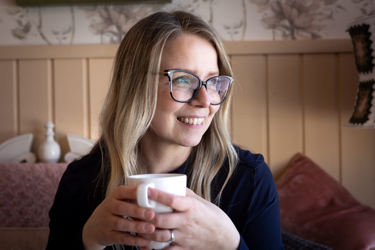 Säästeliäämmän taloudenpidon opettelu on lisäännyt Piia-Marika Jokelan ennakointikykyä ja tehnyt arjesta joustavampaa.