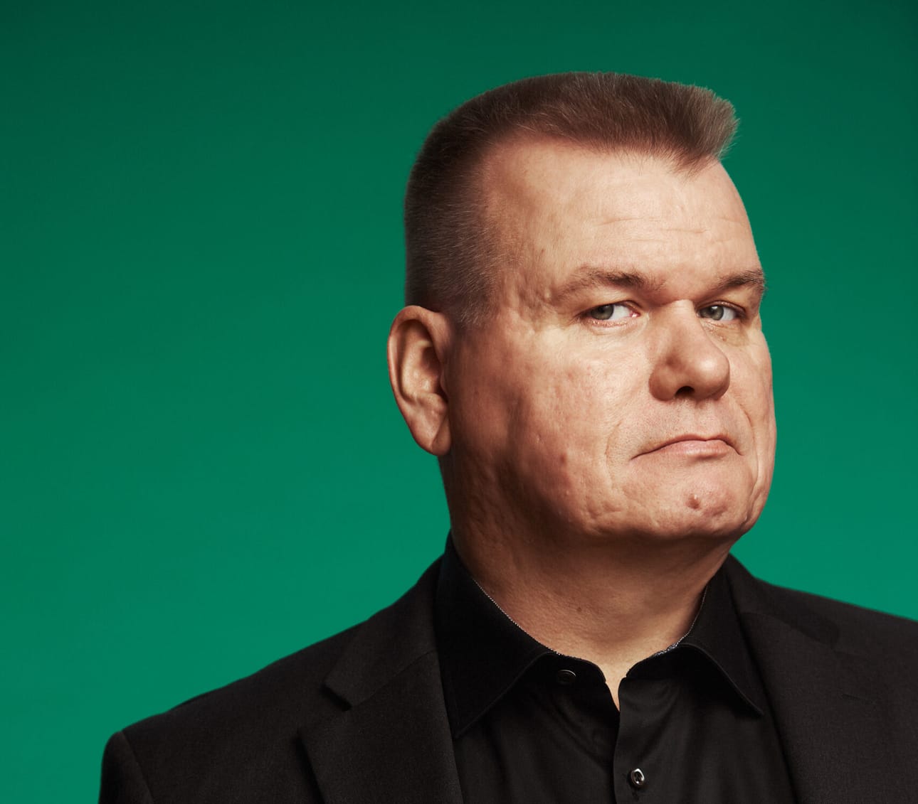 Kari Haakana on julkaissut aikaisemmin kaksi dekkaria.