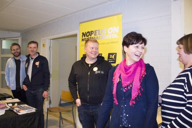 Sampo Kaulanen sai yrittäjät ja somettajat liikkeelle Vimpelin yrittäjien Some-Säpinöihin.
