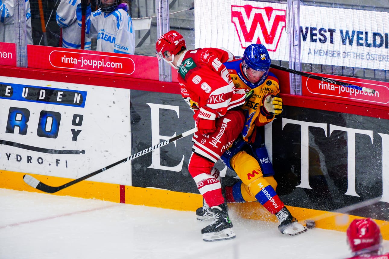 Luke Grainger on vuoden 2010 jälkeen ensimmäinen , joka pelaa Sportissa numerolla 9.
