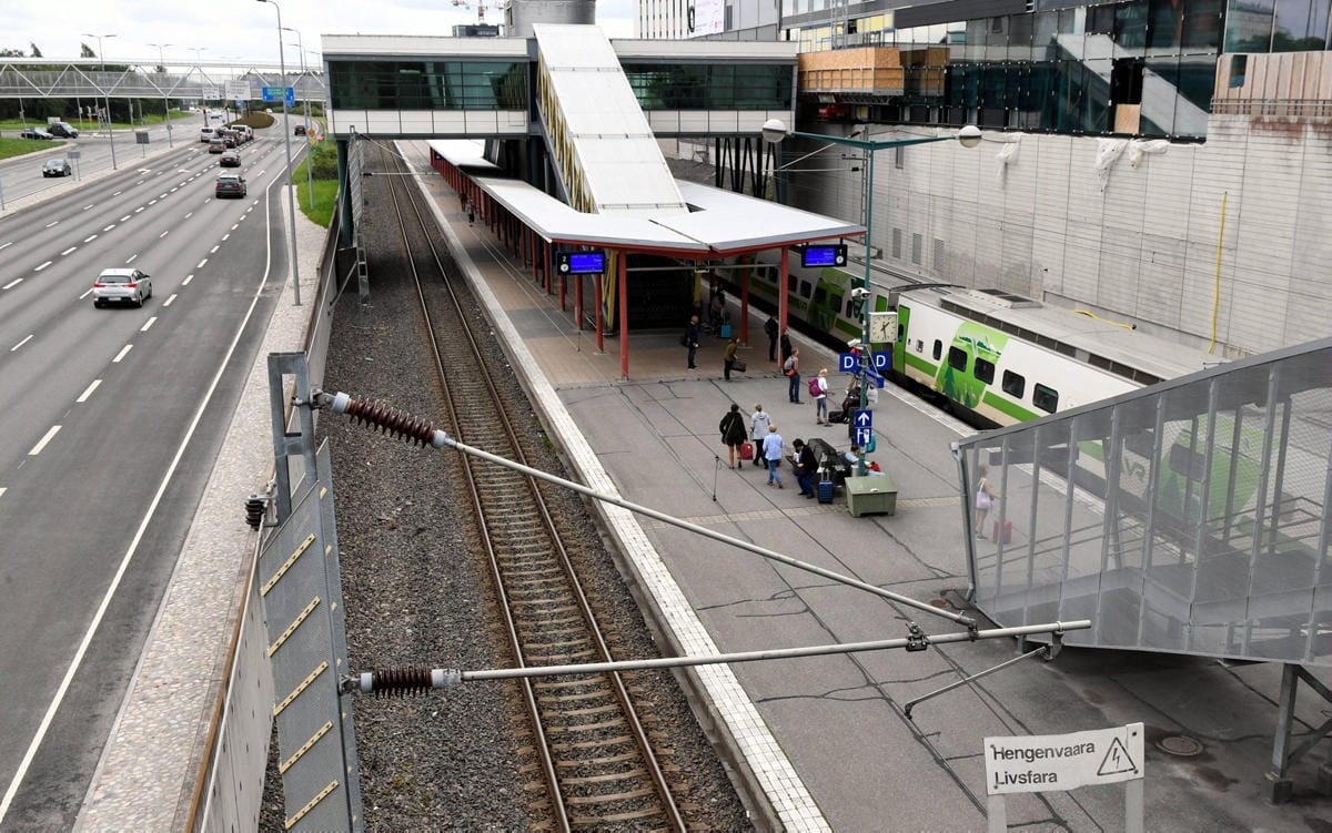 Junaliikenteen pysäytys Kupittaalle eli ennen päärautatieasemaa on osa Kupittaa–Turku-ratahanketta, jossa muun muassa rakennetaan kaksoisraide Kupittaan ja Turun rautatieaseman välille. LEHTIKUVA / JUSSI NUKARI