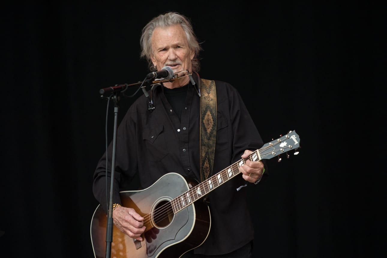Kris Kristofferson on valittu kantrimusiikin Hall of Fame -kunniagalleriaan. LEHTIKUVA/AFP