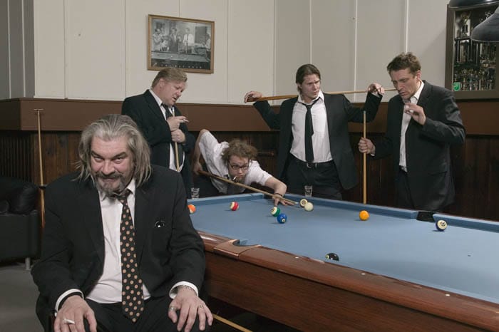 Jussi Lampi (vas.), Eero Saarinen, Samuli Laiho, Kari-Pekka Toivonen ja Ville Virtanen esiintyvät tulevassa tapahtumassa viimeisen kerran ryhmällä Mitä sais olla. Arkistokuva 90-luvun lopulta.