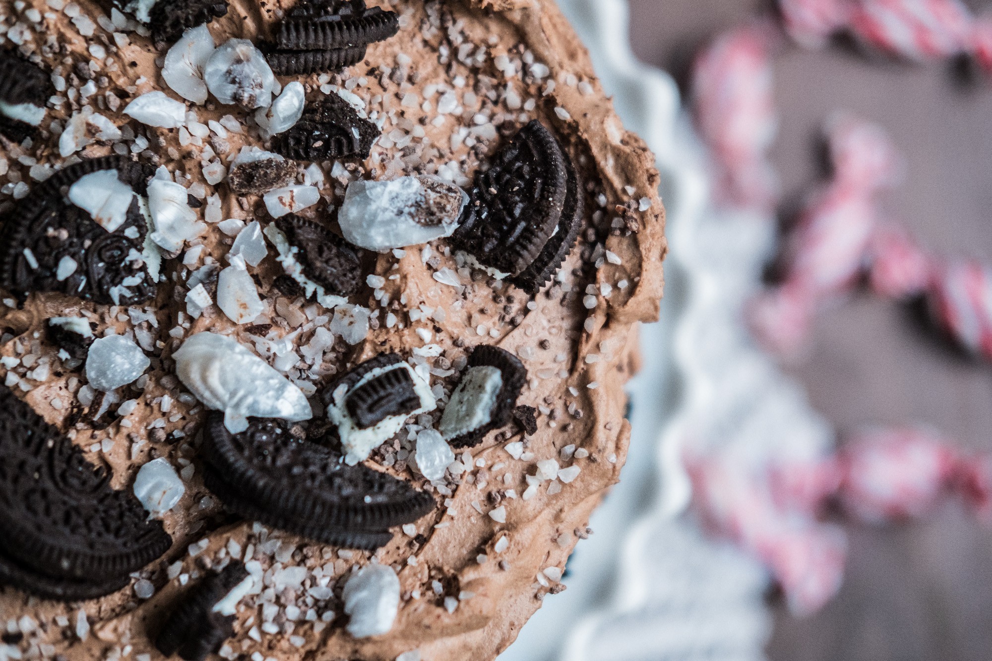 Marianne-karkki maistuu suklaakakun täytteessä, pohja on tehty Oreo-kekseistä.