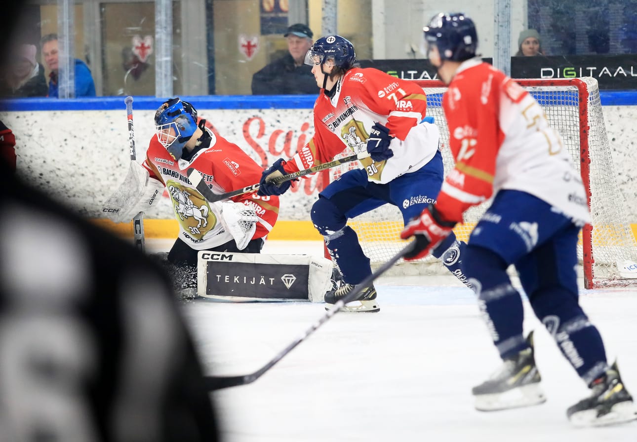 Raahe-Kiekko saalisti perjantaina pisteen Kalajoelta. Enempäänkin oli mahdollisuus, mutta se suli jatkoajalla.