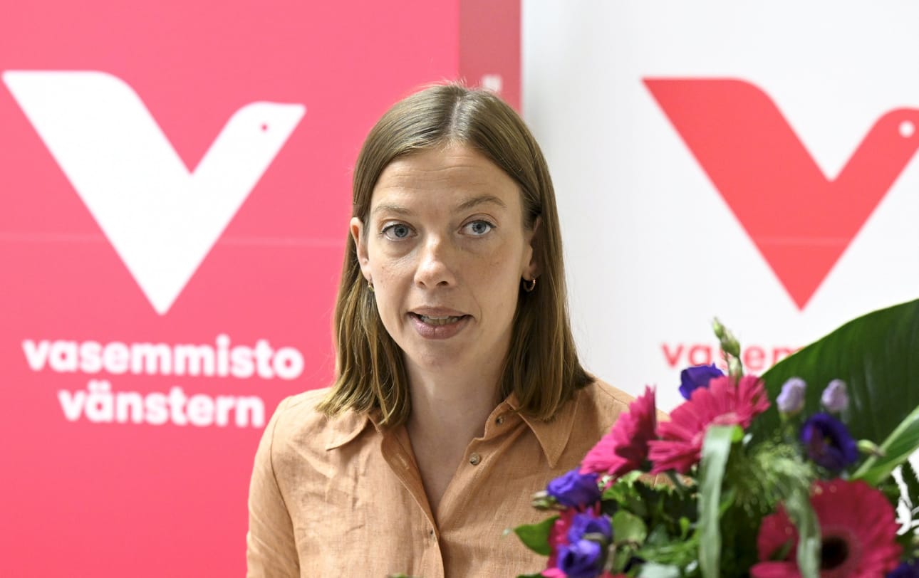 Li Anderssonin mukaan Orpon hallituksen sosiaaliturvaleikkaukset ovat paljon rajumpia kuin pääministeri Juha Sipilän (kesk.) porvarihallituksen kaudella. LEHTIKUVA / Markku Ulander