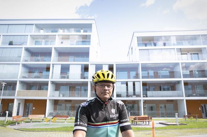 Tästä talosta valui jätevettä mereen satoja kuutiometrejä puolen vuoden ajan. YIT:n aluejohtaja Mikael Snellman myöntää yhtiön tehneen virheen. Kuva: Paula Kaskimaa